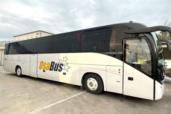 Tagad Romā pieejami pasažieru pārvadājumi ar OsaBus zīmola autobusu